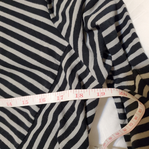 D&Co. Active Striped Top - Picture 5 of 6